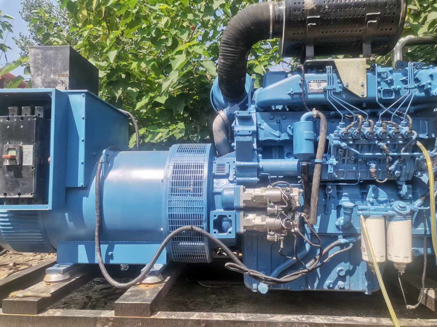 新城详细说明降低 800kW 柴油发电机输出电流波动的方法
