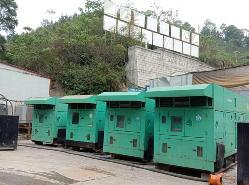 新城先进的应急发电机系统中智能监测和控制系统如何确保电压稳定?