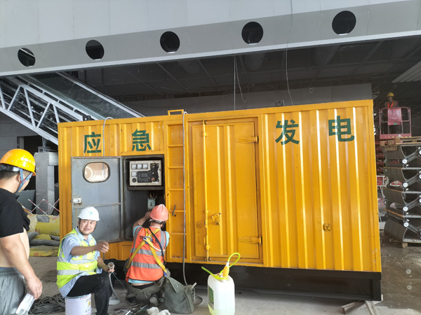 新城怎样判断空气滤清器是否需要更换？