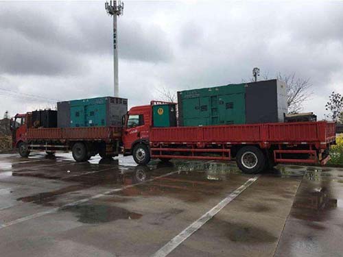 新城涂抹密封胶后，需要等待多长时间才能安装水冷式机油散热器密封件？