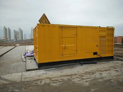 新城合同中关于乙方责任导致工期延误的赔偿标准应该如何制定？